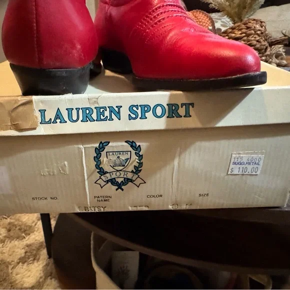 Elegant Red Leather Heeled Boots - Picture 3 of 8